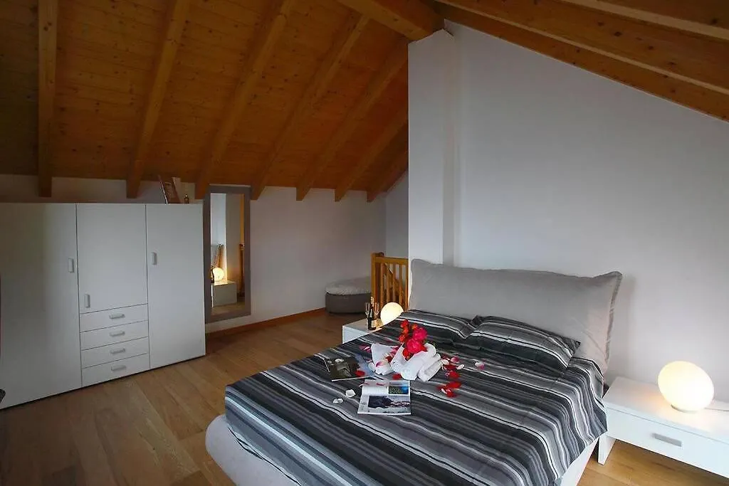 Lavanda house - breathtaking view - Bellano 0*,  Italië